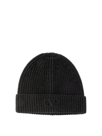 Valentino Garavani Vlogo Ribbed Virgin Wool Beanie In Black