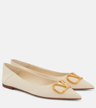 Valentino Garavani Vlogo Signature Leather Ballet Flats In Weiss