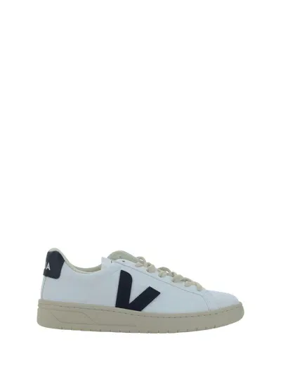 Veja Urca Sneakers In White_nautico