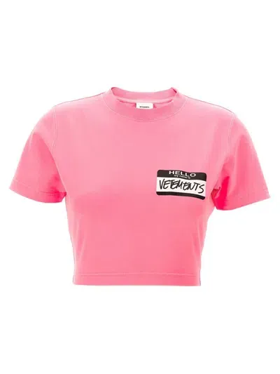 Vetements "introduce Yourself" Cropped T-shirt In Pink