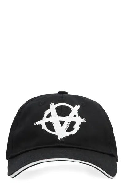 Vetements Logo Baseball Cap In Black