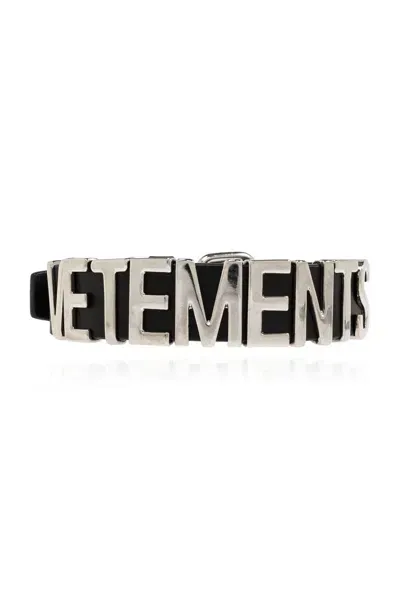 Vetements Logo Detailed Buckled Choker In Black