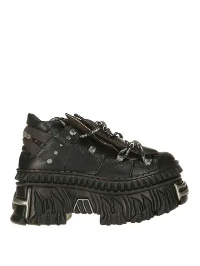 Vetements Sneakers In Black