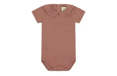 Vild House Of Little Kids'  Ss Organic Cotton Collared Bodysuit In Pink Clay-beetroot Plant Dye