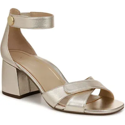 Vionic Salinas Block Heel Sandal In Soft Gold