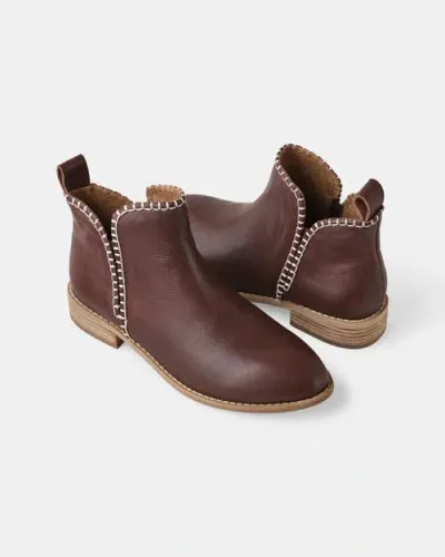 Walnut Melbourne Douglas Stitch Leather Boot In Chocolate