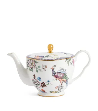 Wedgwood Fortune Teapot In White