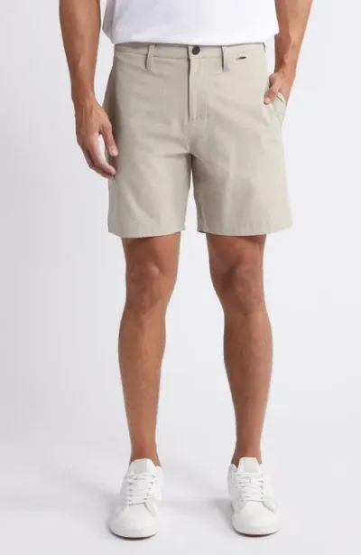 Zella 7-inch Flat Front Stretch Chambray Shorts In Tan Aluminum