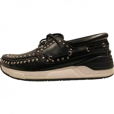 Pre-owned Givenchy Leather Low Trainers In Black