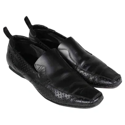 Pre-owned Prada Leather Flats In Black