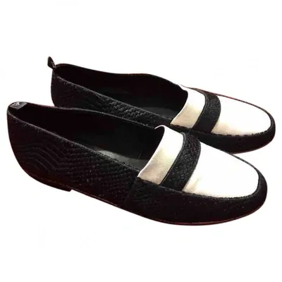 Pre-owned Newbark Leather Flats In Black