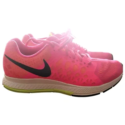 Pre-owned Nike Cloth Trainers In Pink