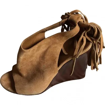 Pre-owned Chloé Sandals In Camel