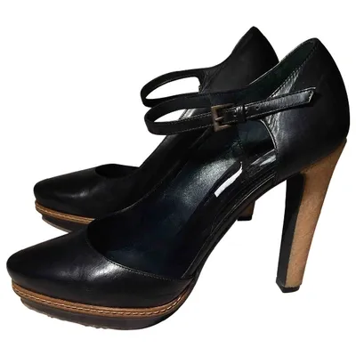 Pre-owned Max Mara Leather Heels In Black