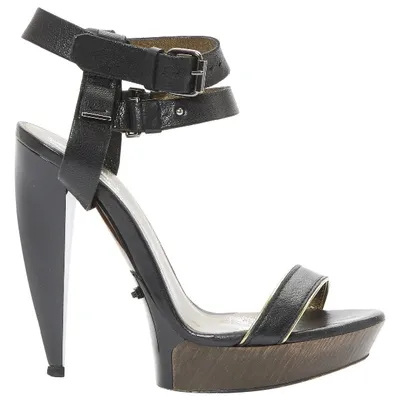 Pre-owned Lanvin Leather Sandals In Black