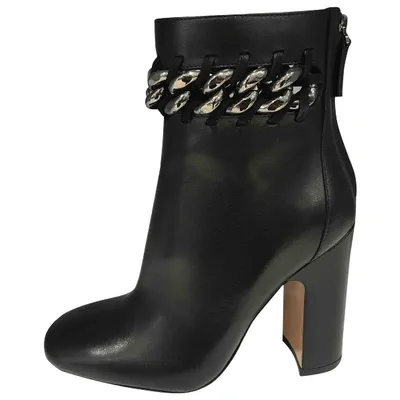 Pre-owned Valentino Garavani Leather Ankle Boots In Black