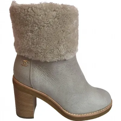 Pre-owned Chanel Leather Ankle Boots In Grey