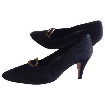 Pre-owned Manolo Blahnik Heels In Black