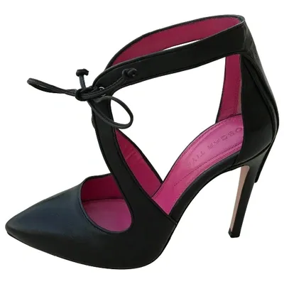 Pre-owned Oscar Tiye Leather Heels In Black