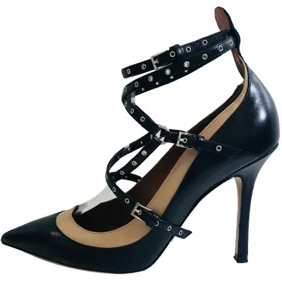 Pre-owned Valentino Garavani Leather Heels In Black