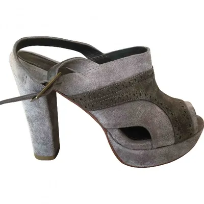 Pre-owned Tila March Heels In Grey