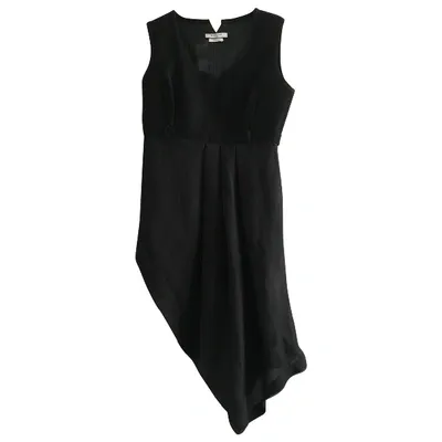 Pre-owned Givenchy Silk Mid-length Dress In Black