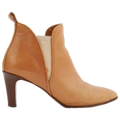 Pre-owned Chloé Leather Boots In Beige