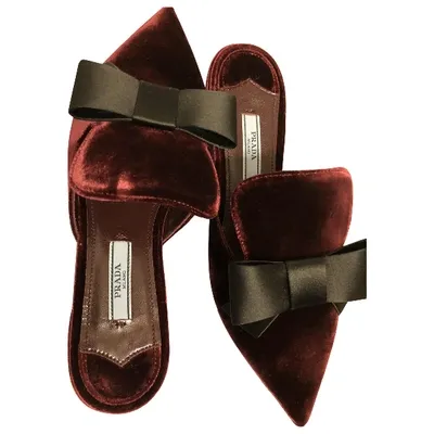 Pre-owned Prada Velvet Sandals In Burgundy