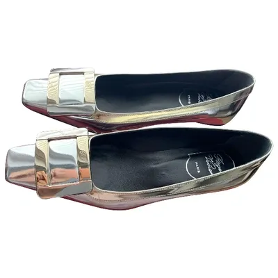 Pre-owned Roger Vivier Belle Vivier Patent Leather Heels In Silver