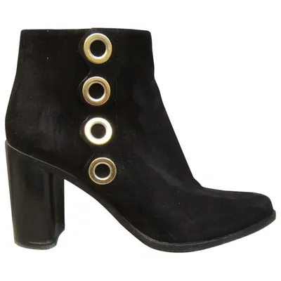 Pre-owned Chloé Ankle Boots In Black