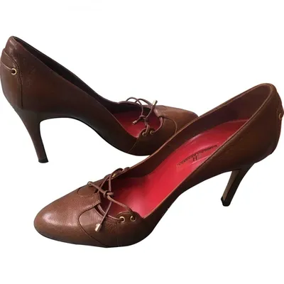 Pre-owned Carolina Herrera Leather Heels In Brown