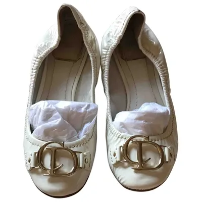 Pre-owned Dior Patent Leather Ballet Flats In White