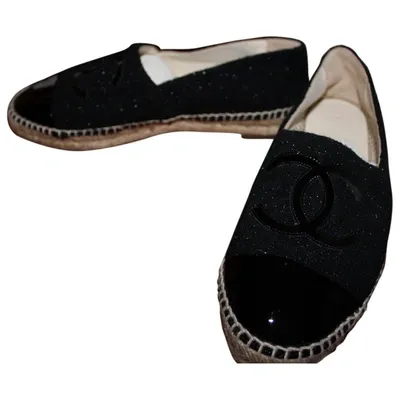 Pre-owned Chanel Patent Leather Espadrilles In Black