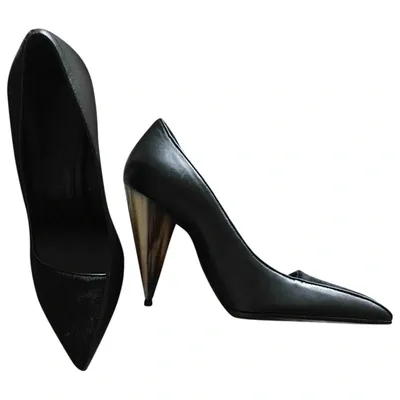 Pre-owned Vionnet Pony-style Calfskin Heels In Black