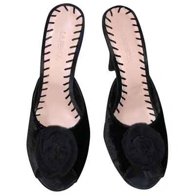 Pre-owned La Perla Velvet Heels In Black