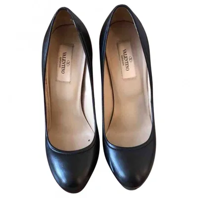 Pre-owned Valentino Garavani Leather Heels In Black