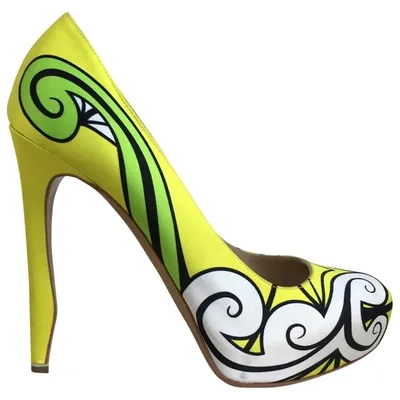 Pre-owned Nicholas Kirkwood Heels In Yellow