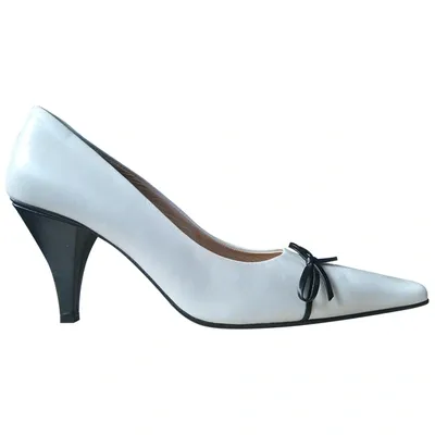 Pre-owned Bruno Magli Leather Heels In White