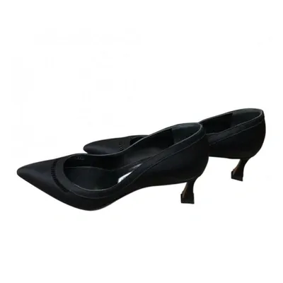 Pre-owned Manolo Blahnik Cloth Heels In Black