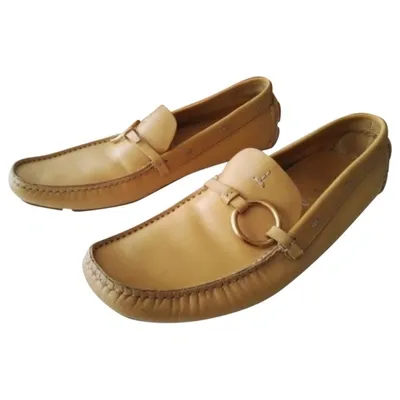 Pre-owned Prada Leather Flats In Camel