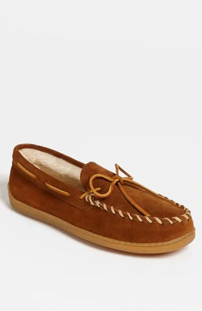 Minnetonka Suede Moccasin In Brown Suede