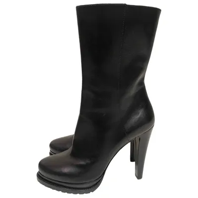 Pre-owned Giorgio Armani Leather Boots In Black