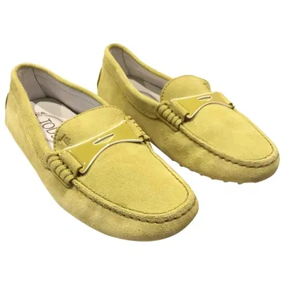 Pre-owned Tod's Gommino Flats In Yellow