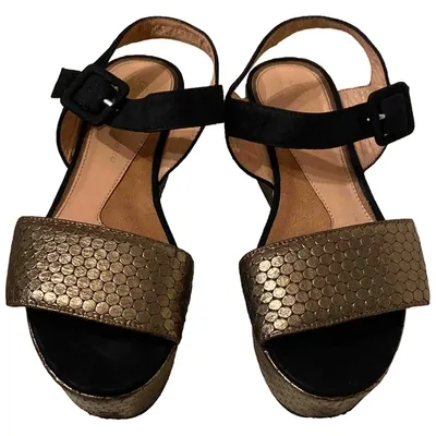 Pre-owned Robert Clergerie Leather Sandals In Gold