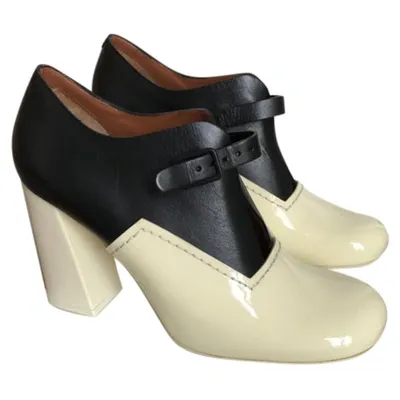 Pre-owned Celine Leather Ankle Boots In Ecru