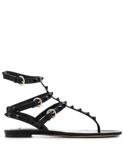 Valentino Garavani Noir Rockstud Leather Thong Sandals In Black