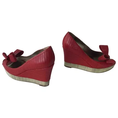 Pre-owned Valentino Garavani Leather Heels In Red