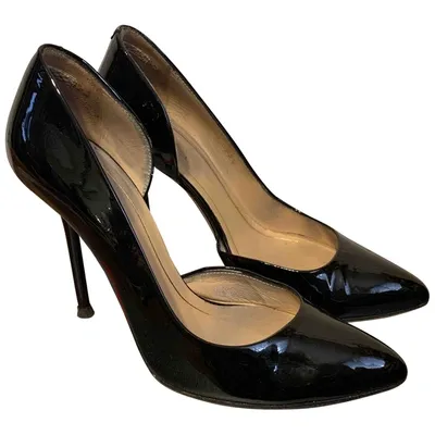 Pre-owned Gucci Patent Leather Heels In Black