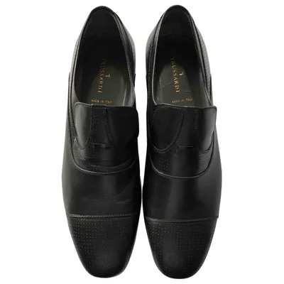 Pre-owned Trussardi Leather Flats In Black