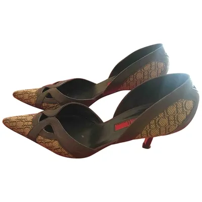 Pre-owned Carolina Herrera Tweed Heels In Brown